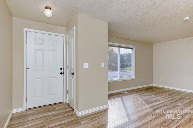 Primary Photo - 2287 S Loyolla Ln