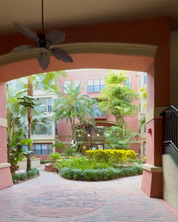 Building Photo - 911 N Orange Ave