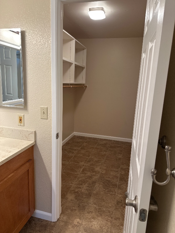 Building Photo - 4533 Hillview Ct