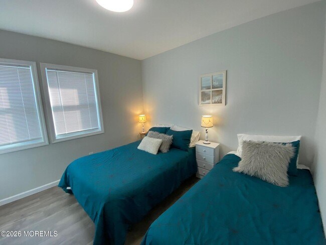 Building Photo - 95 Cooper Ave