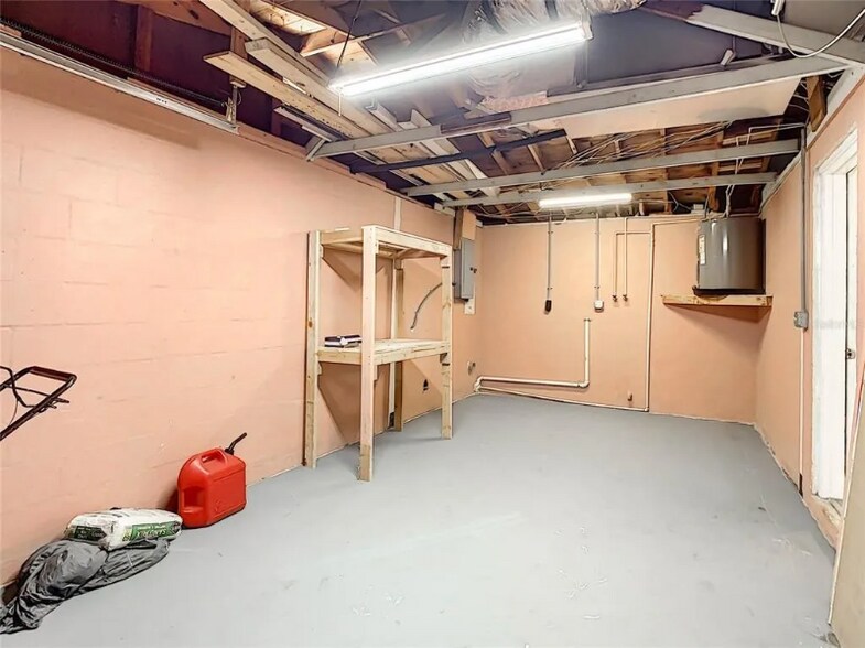 Building Photo - 4239 Ridgefield Ave