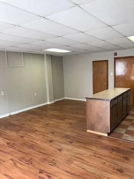 Building Photo - 3289 E Thompson St