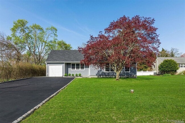 Building Photo - 970 Village Ln