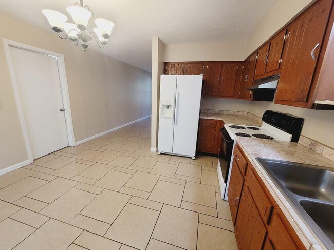 Building Photo - 5680 Doonesbury Way