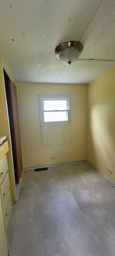 Building Photo - 2 Bedroom mobile home below Lancaster city