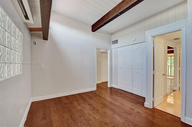 Building Photo - 760 E Coco Plum Cir
