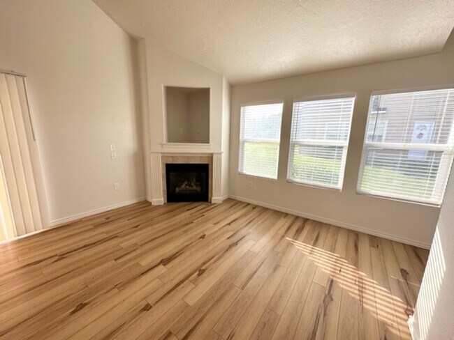 Building Photo - 3915 Washington Ave