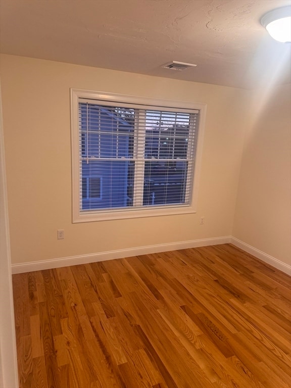 Building Photo - 5 W Chapel St