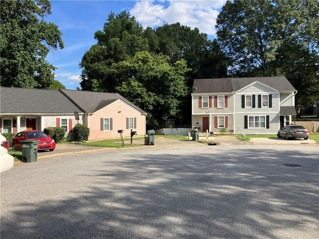 Building Photo - 1215 Oak Forest Ct SW