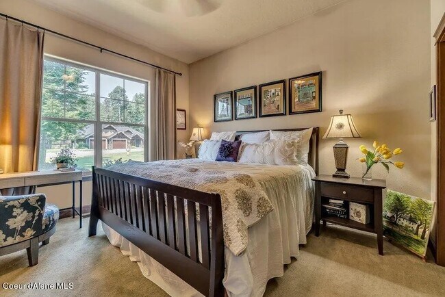 Building Photo - Pebble Creek