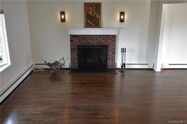 Building Photo - 4 Knollwood Rd