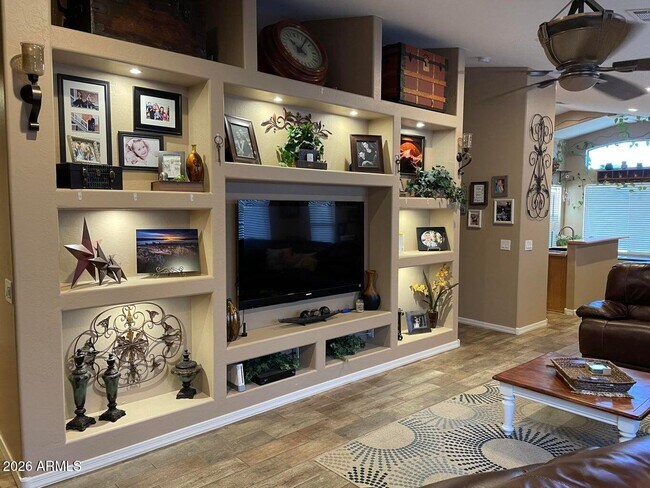 Building Photo - 14948 W Maui Ln