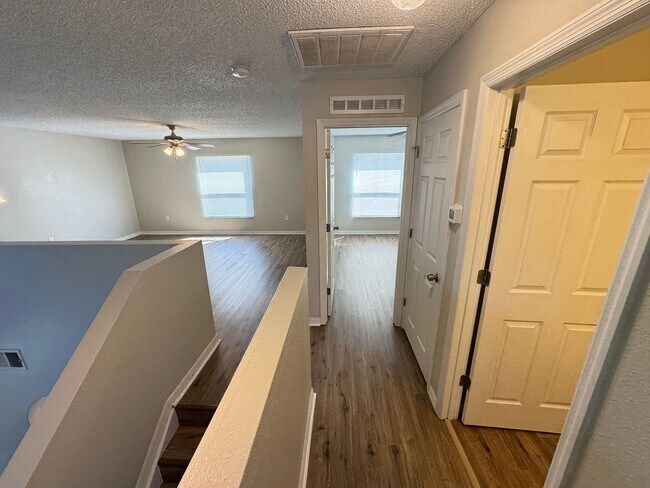 Building Photo - Spacious 4-Bedroom Home with 3 Full Baths in Whispering Trails – Pet Friendly!