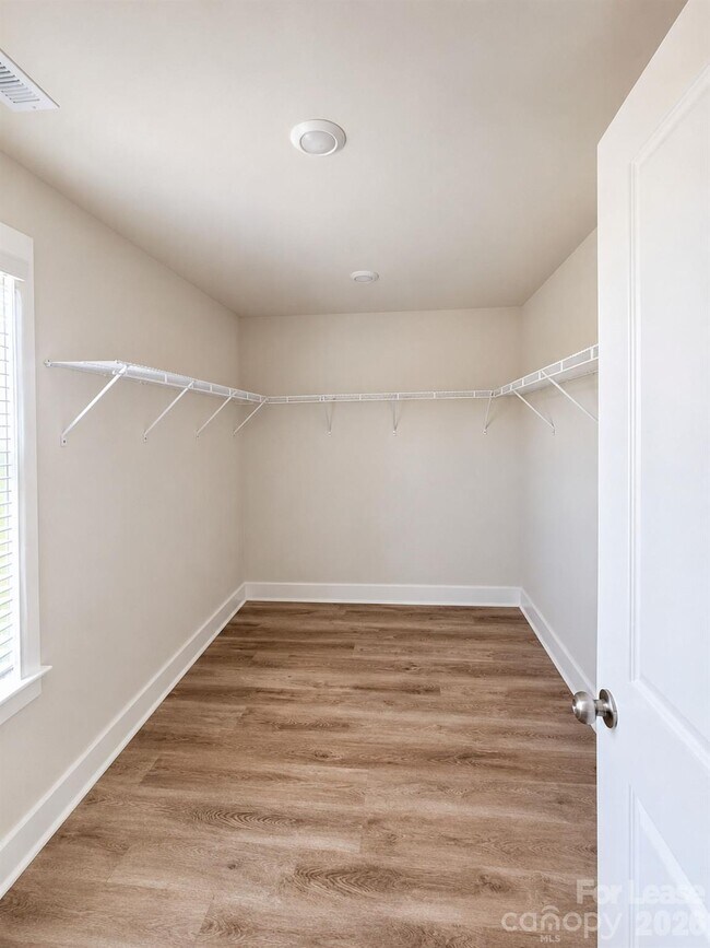 Building Photo - 4630 Dogwood Pl