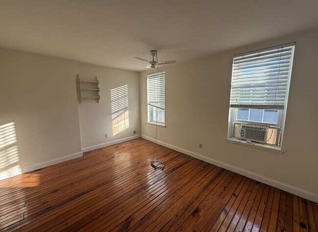 Building Photo - 1809 W Thompson St