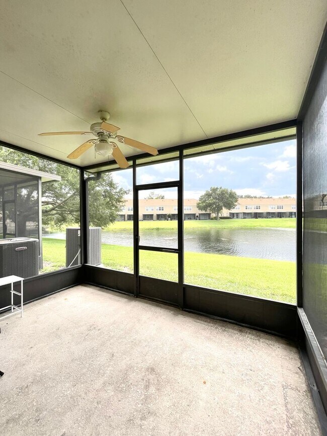 Building Photo - $1,690 2 BED / 2.5 BATH - 2 Story Townhouse