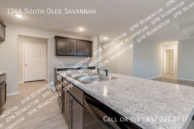 Building Photo - 1344 S Olde Savannah Ave