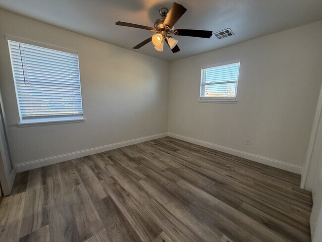 Building Photo - 2620 Keats Pl