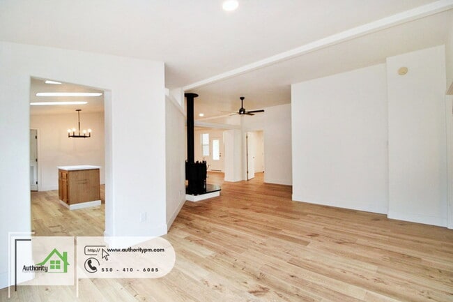 Building Photo - 22190 Vallotton Ln