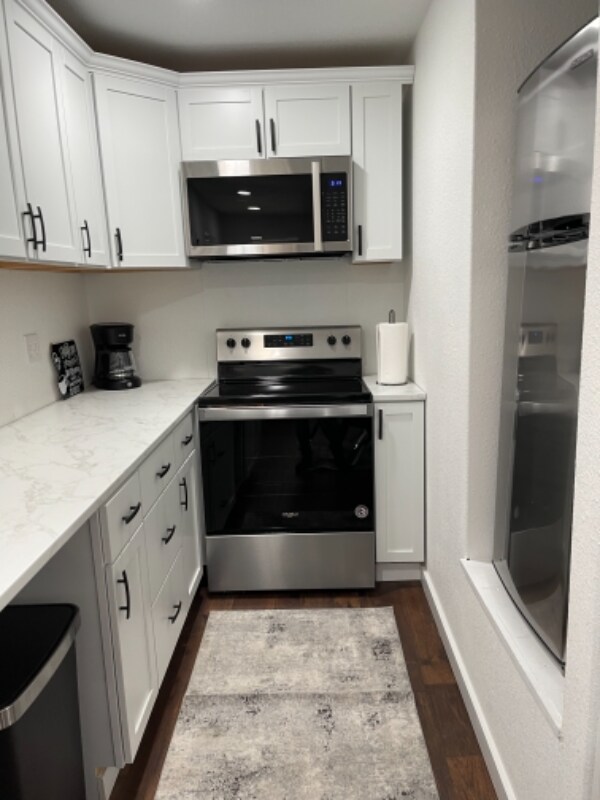 Building Photo - 804 Sheridan St