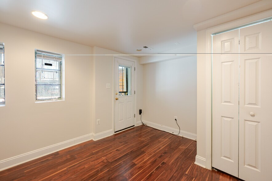 Building Photo - 1109 Abbey Pl NE