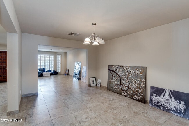 Building Photo - 6768 E Grandview Dr