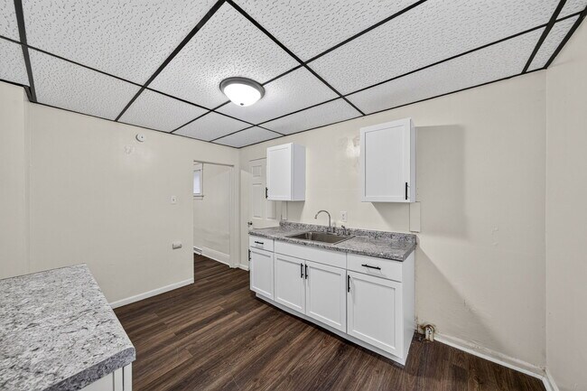 Building Photo - 1225 Miami St