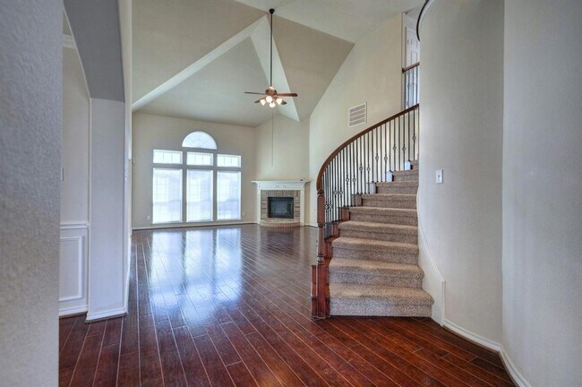 Building Photo - 8334 Cape Royal Dr
