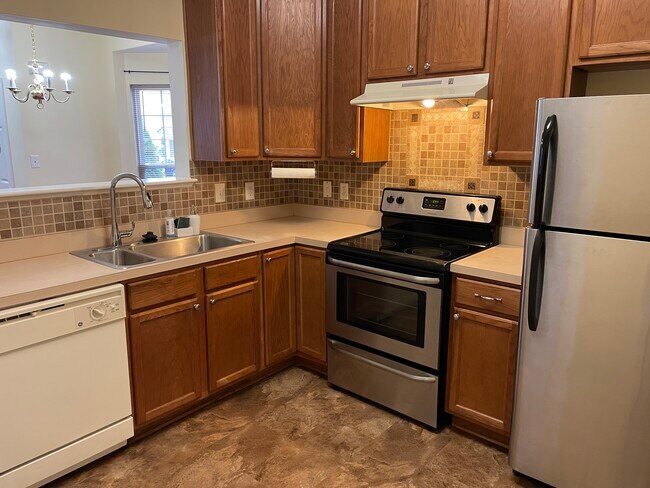 Building Photo - 1933 Gardenia Ct