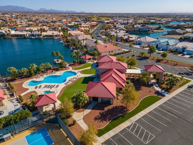 Building Photo - 6129 Lago Grande Dr