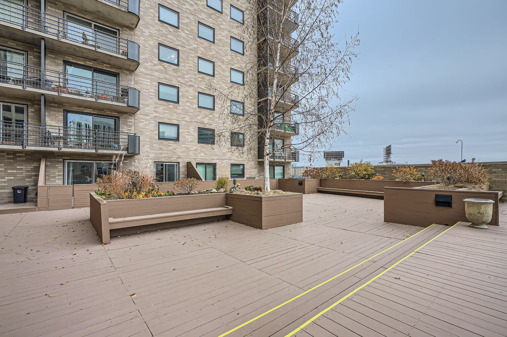 Building Photo - 66 9th St E