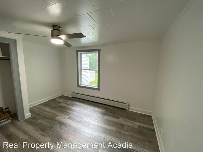 Building Photo - 3 br, 1.5 bath House - 13 Elm Street