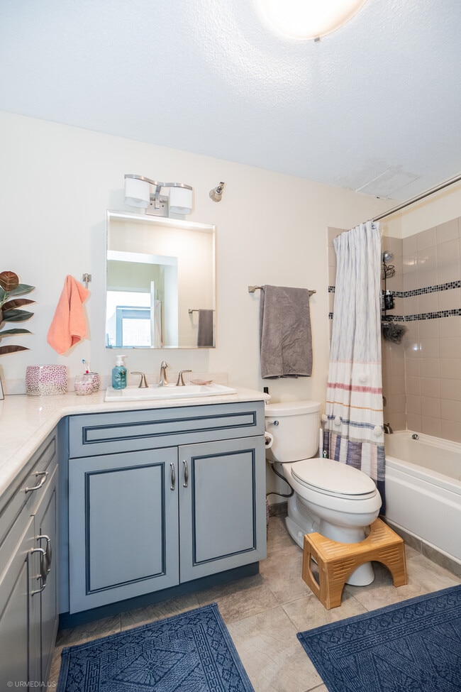 Building Photo - 1309 N Wells St