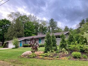 Building Photo - 1128 Town Line Rd