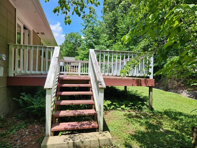 Building Photo - 3 Bedroom 2 bath Home in Stuart Heights