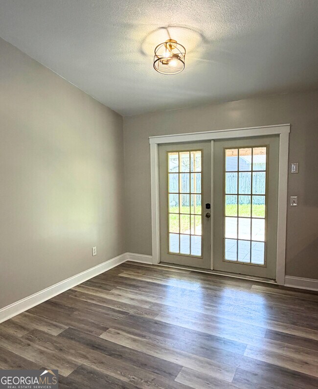 Building Photo - 102 Driftwood Ct