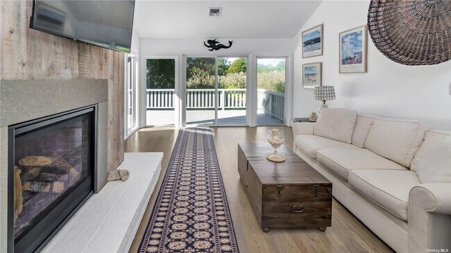 Building Photo - 19 Rogers Ln