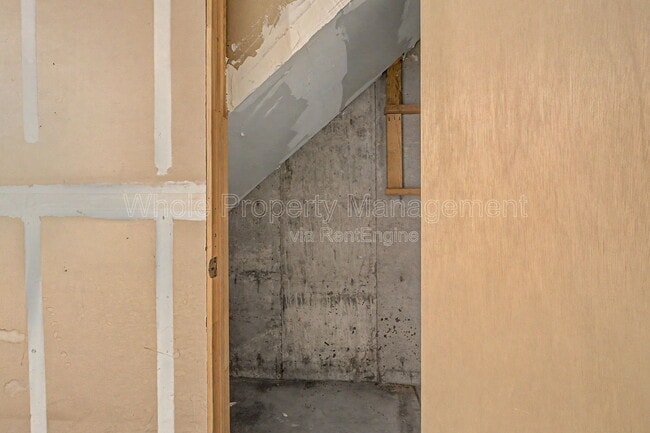 Building Photo - 8757 W Cornell Ave