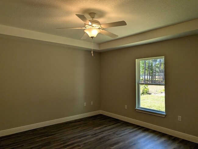 Building Photo - 132 Cedar Rd