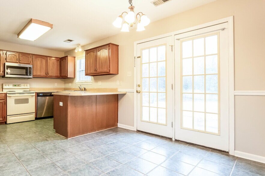 Building Photo - 1209 Pendulum Dr