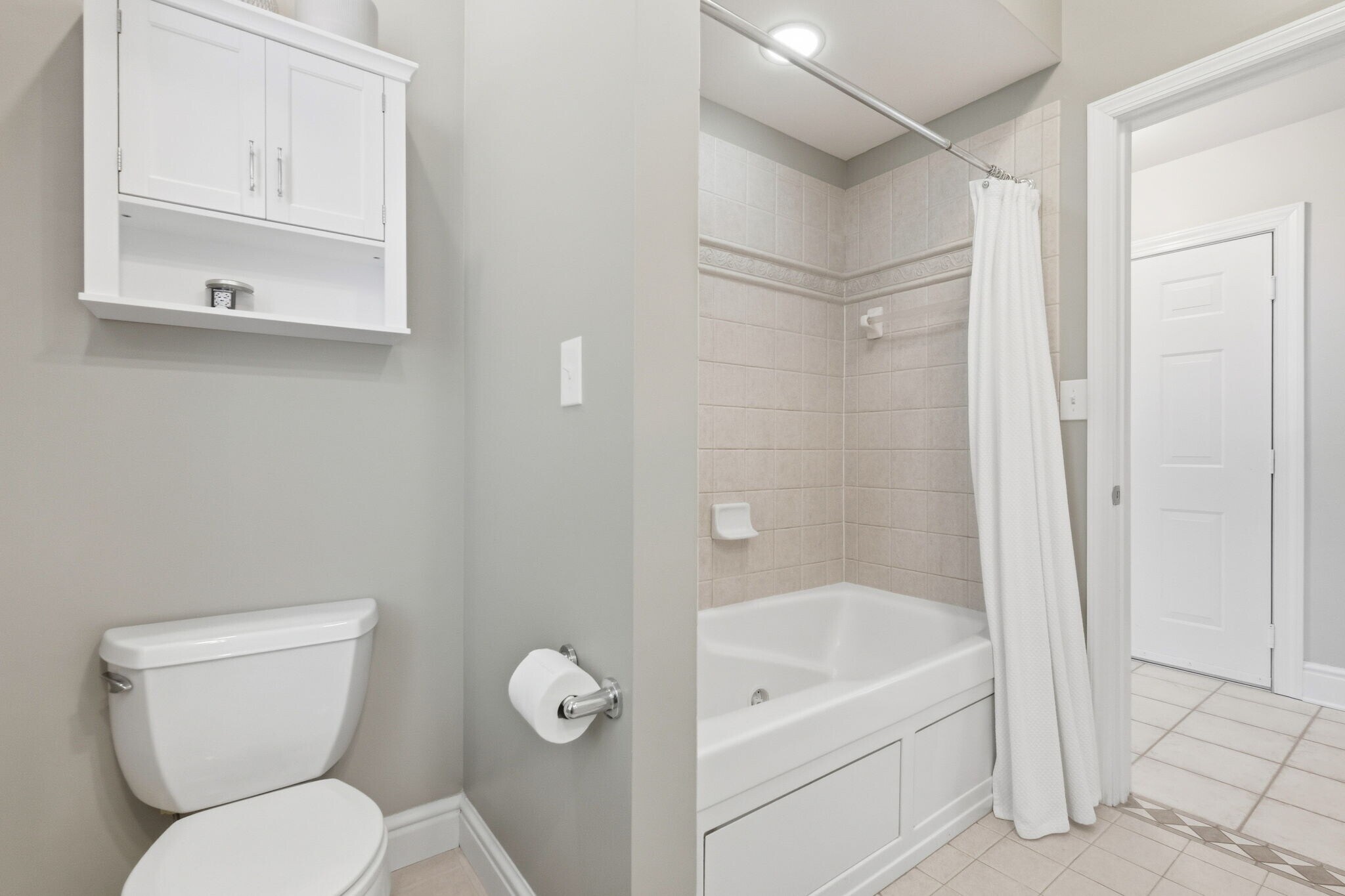 Building Photo - 480 Orchard Ave