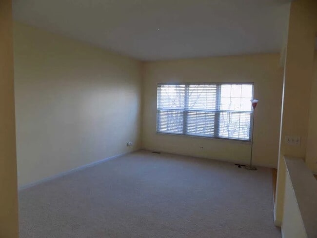 Building Photo - 274 Bay Dr
