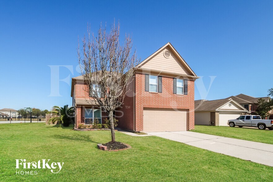 Building Photo - 5619 Cinnamon Lake Dr