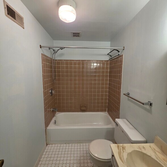 Building Photo - 740 E Passyunk Ave