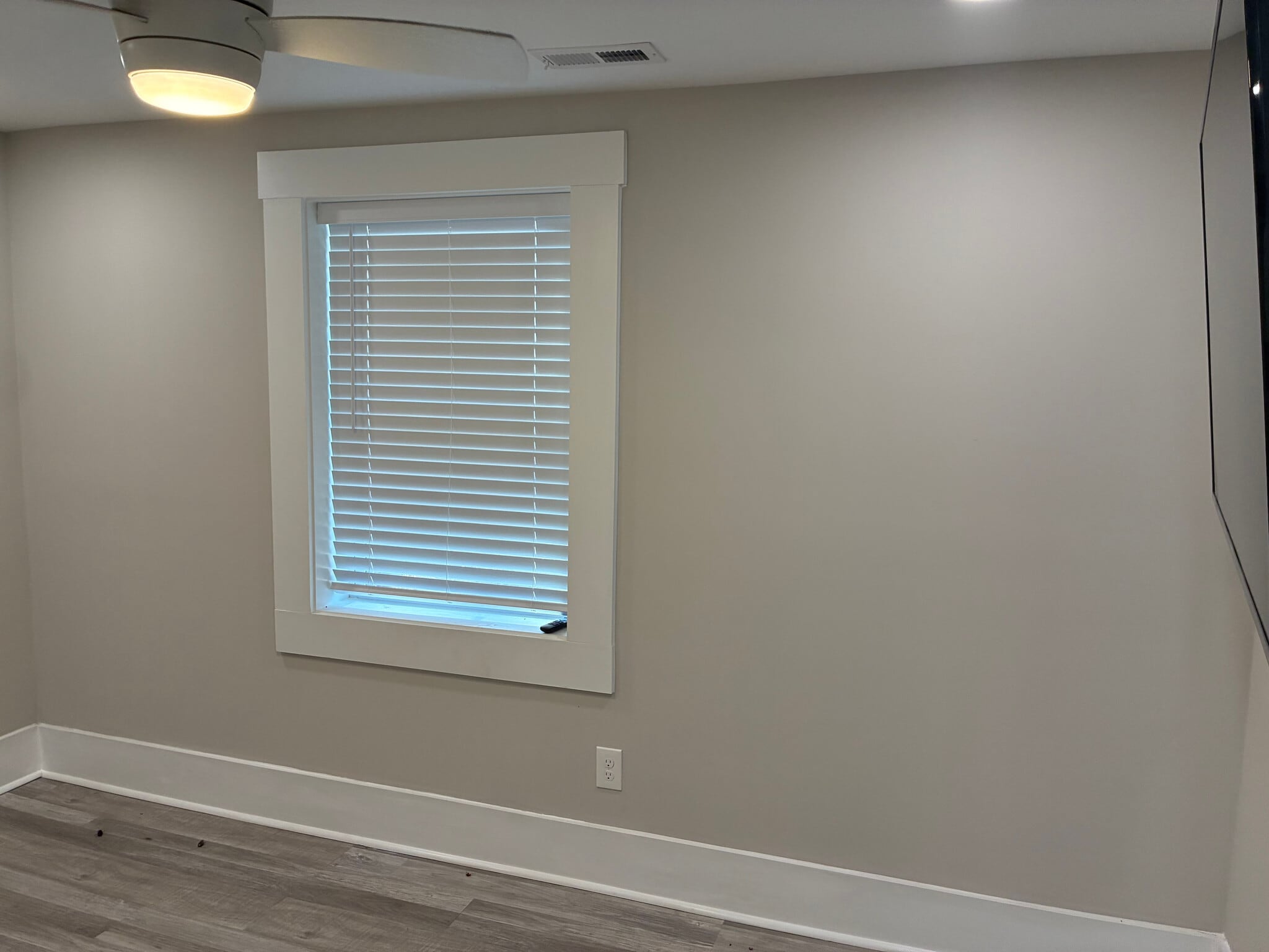 Building Photo - Room in House on Fiske St