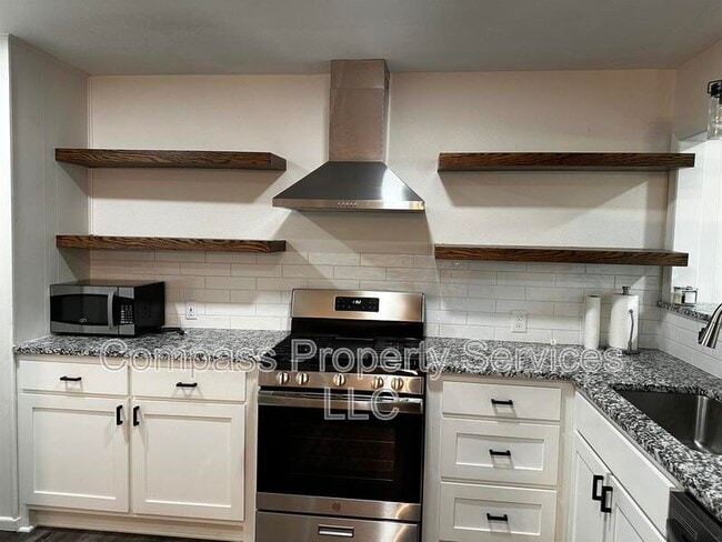 Building Photo - 201 Waters St