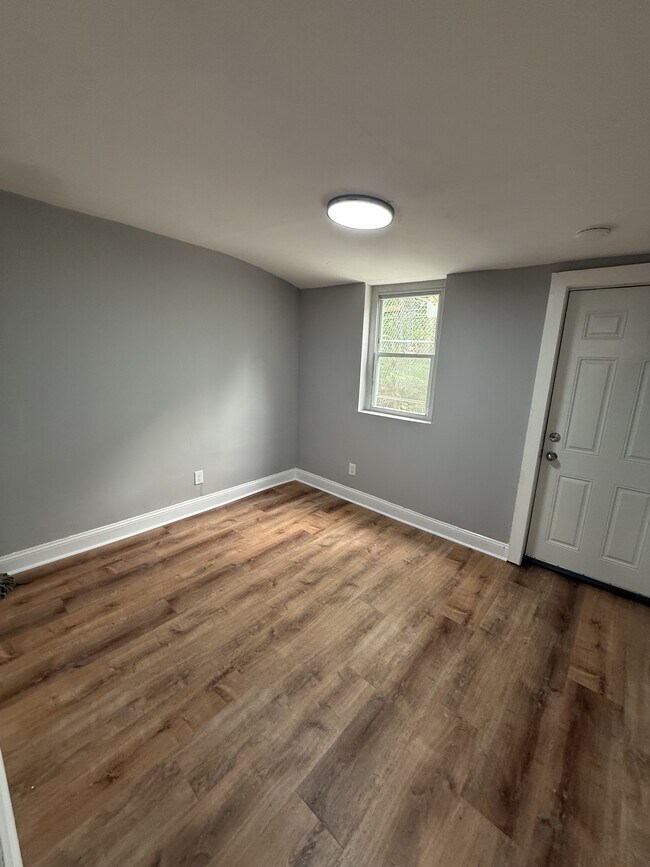 Building Photo - 3924 Pennsgrove St