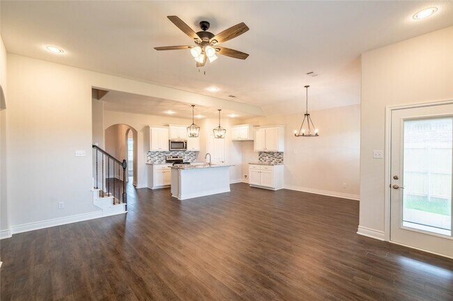 Building Photo - 8202 Grant Ln