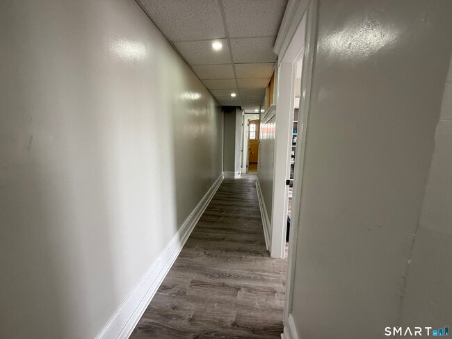 Building Photo - 483 Barnum Ave