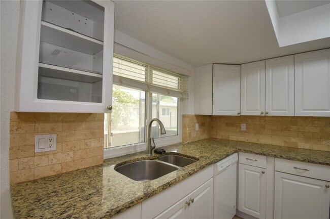 Building Photo - 960 NW 49th St